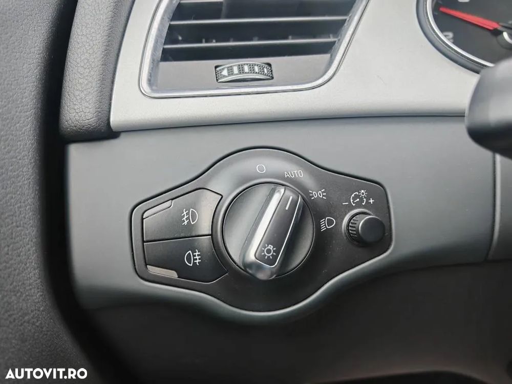 Audi A4 2.0 TDI DPF clean diesel multitronic S line Sportpaket - 24