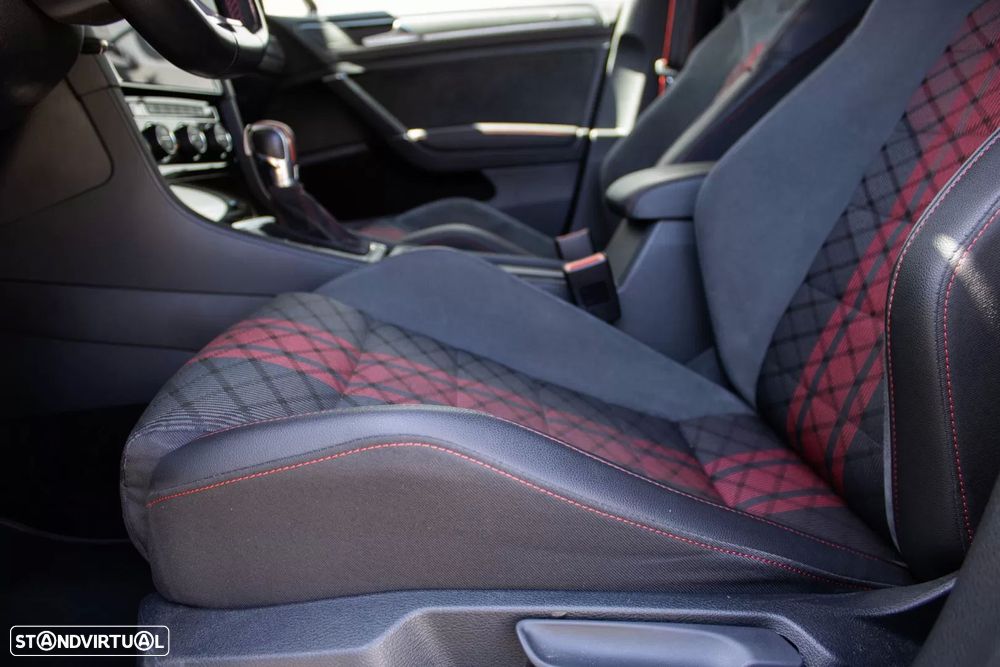 VW Golf 2.0 TSI GTi TCR DSG - 15