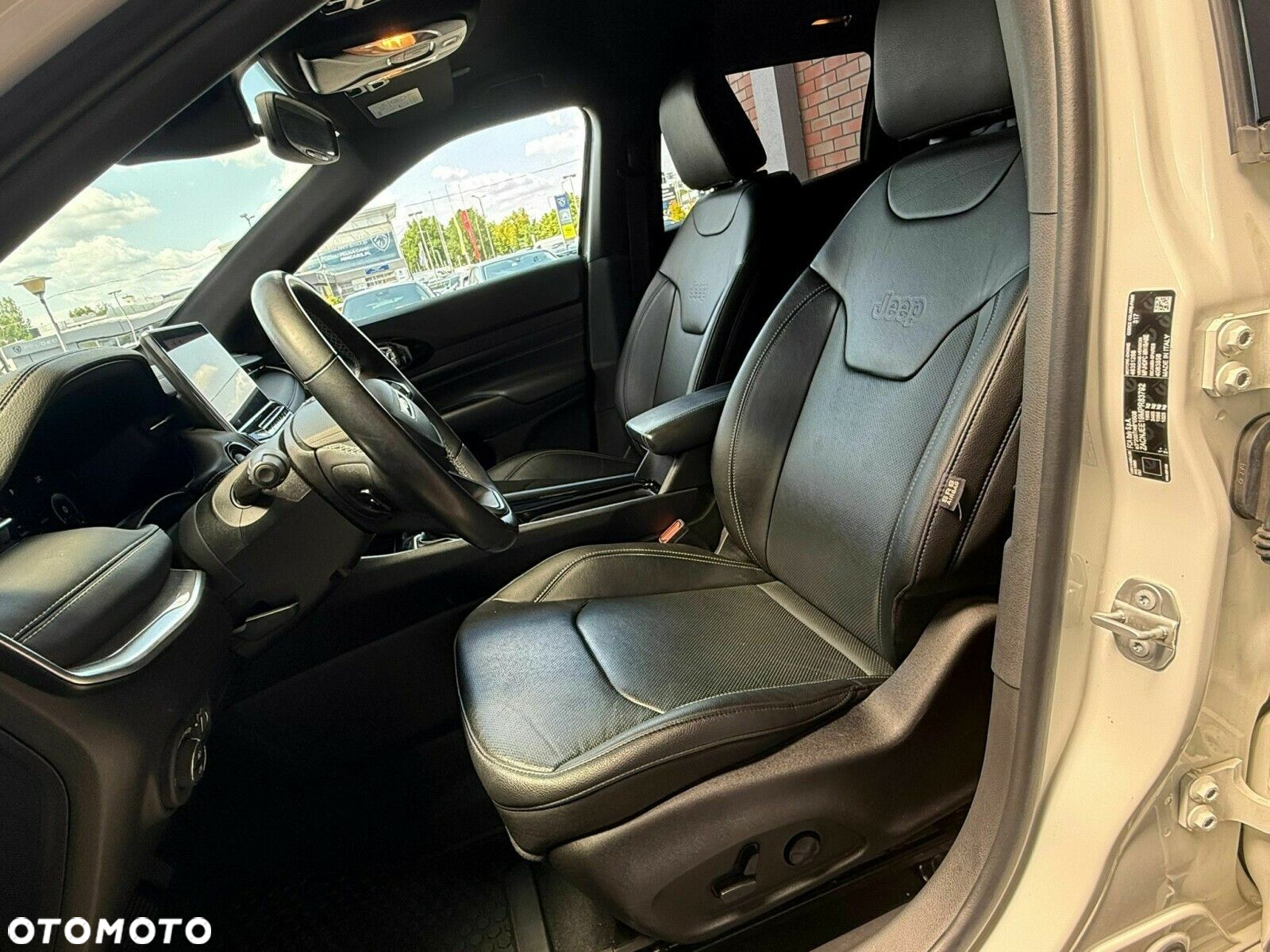 Jeep Compass - 10