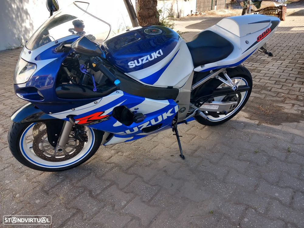 Suzuki GSX-R K1 - 13