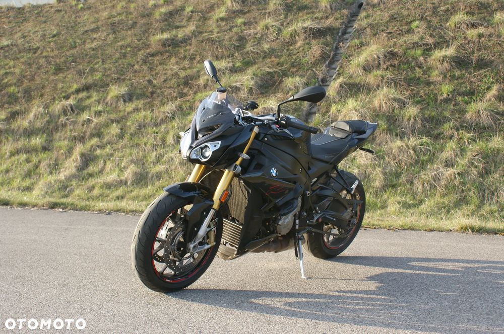 BMW S - 5