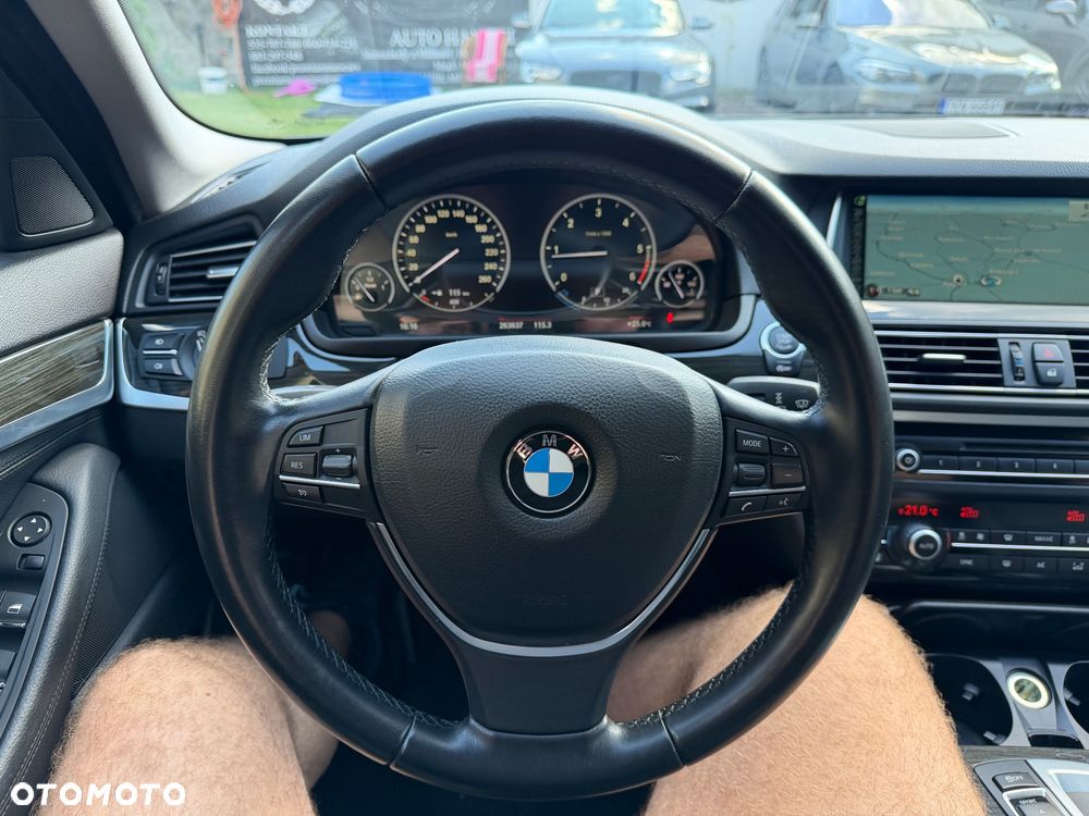 BMW Seria 5 520d Luxury Line - 29
