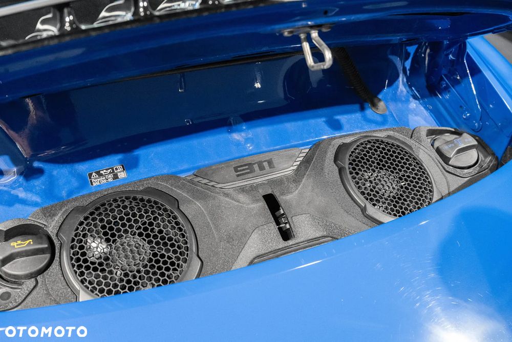 Porsche 911 Carrera 4 GTS - 34