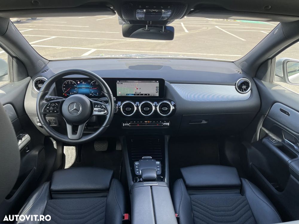 Mercedes-Benz GLA - 24