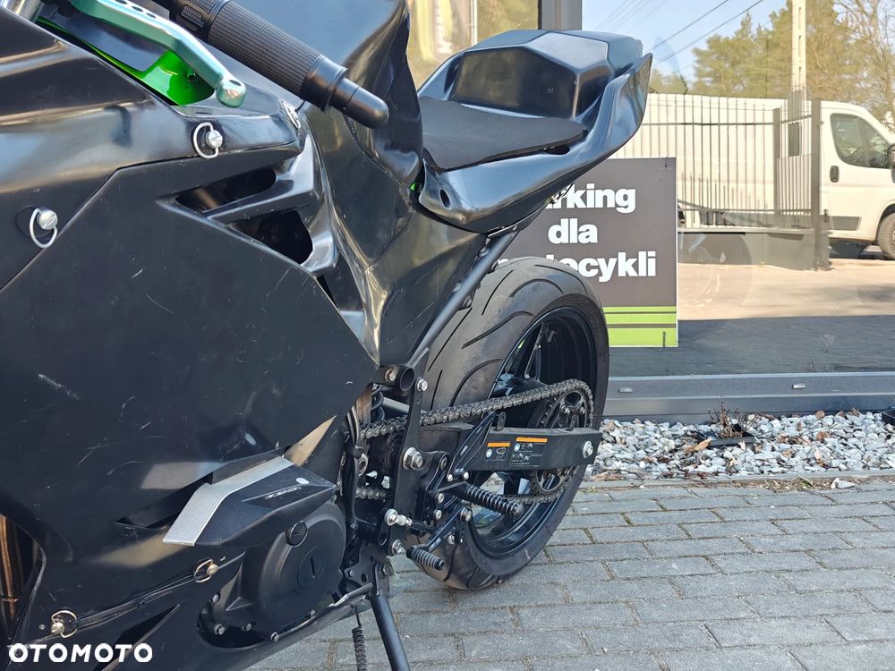 Kawasaki Ninja 400 - 2