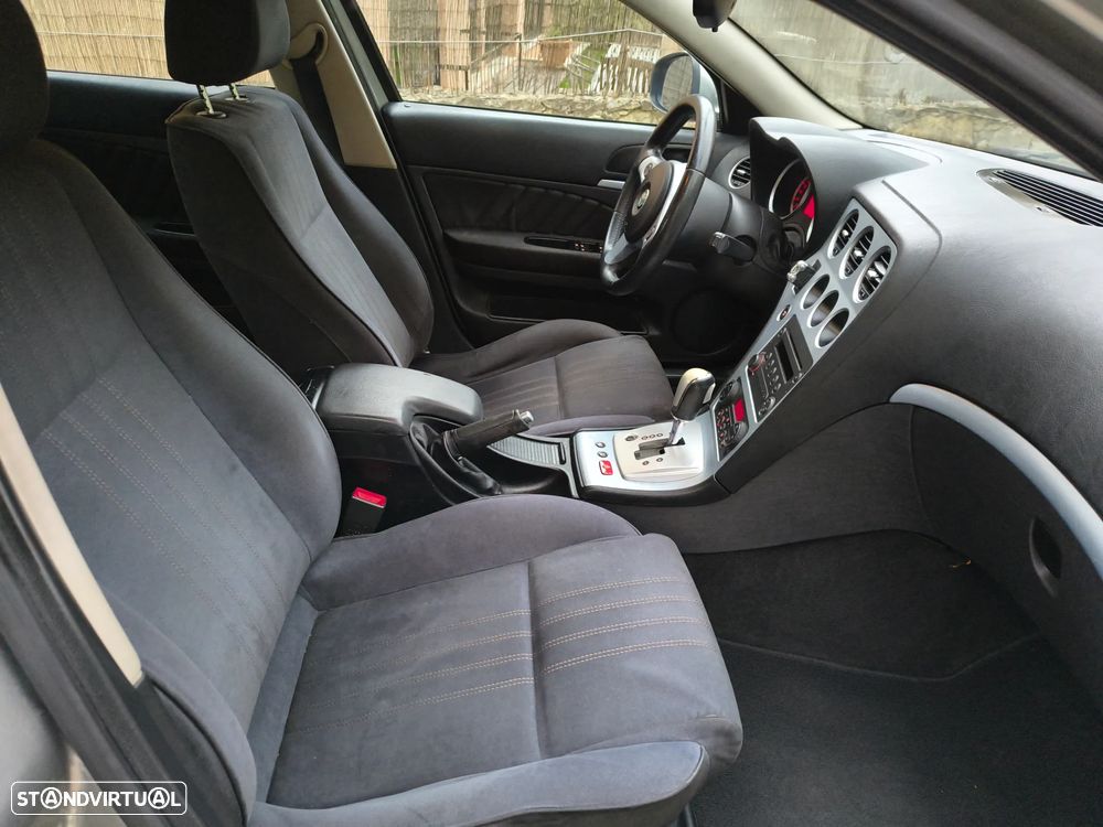 Alfa Romeo 159 1.9 JTDM 16V Q-Tronic TI - 15