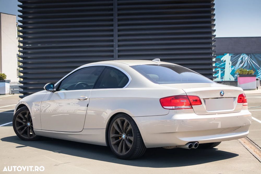 BMW Seria 3 330d Coupe - 10