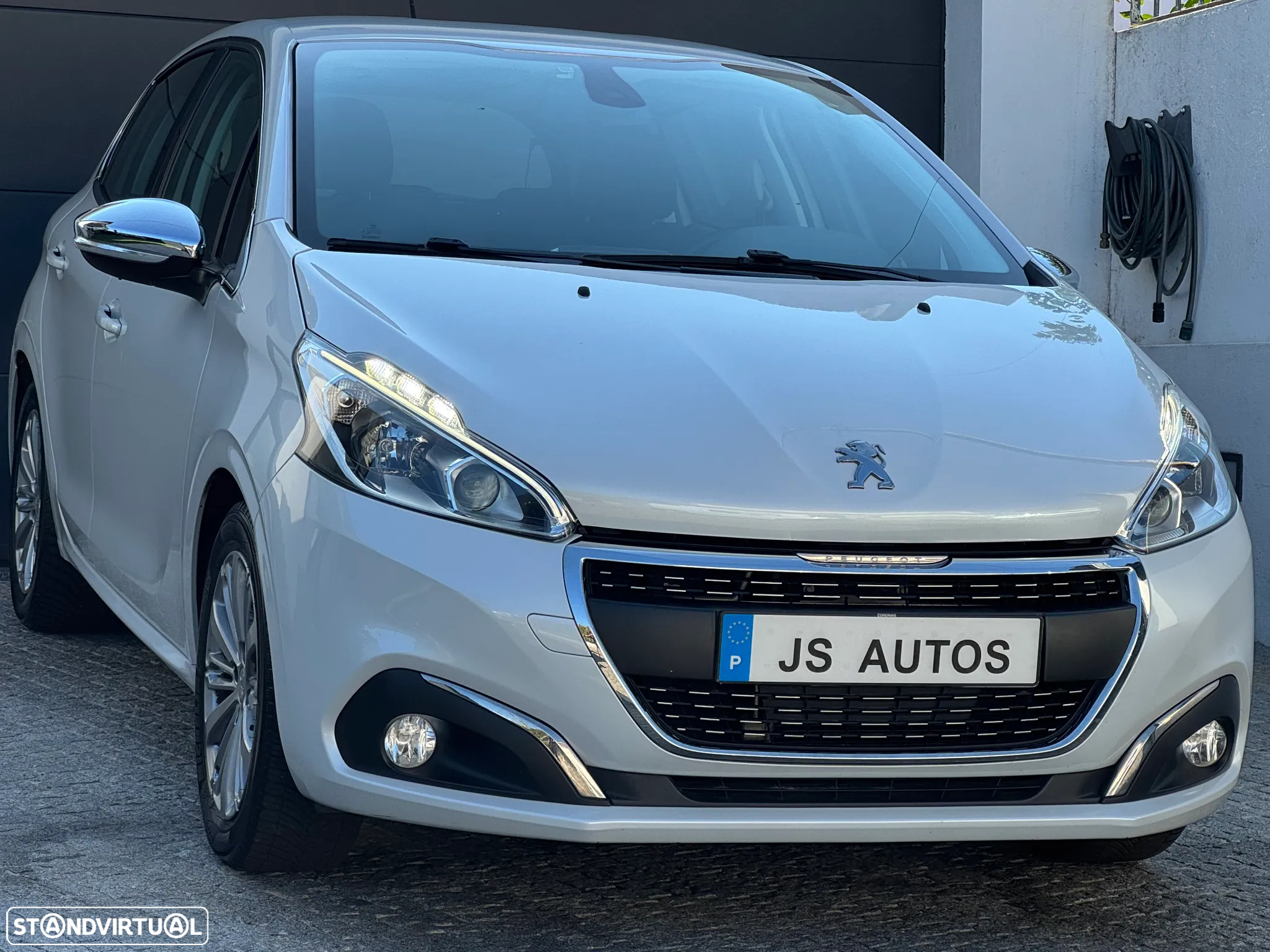 Peugeot 208 PureTech 82 Allure - 2