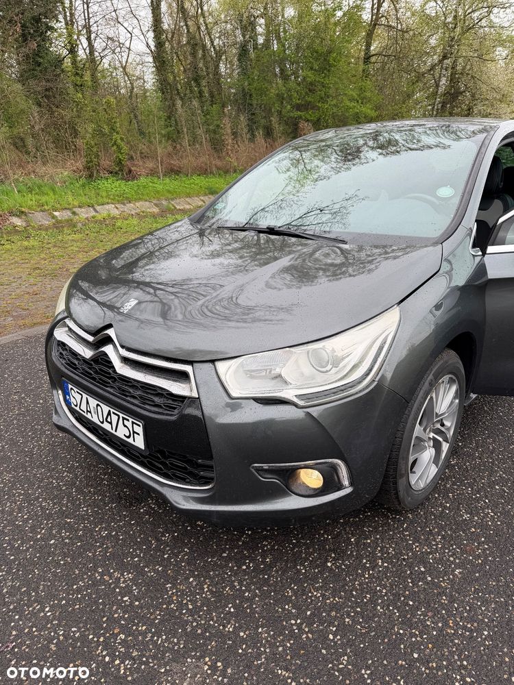 Citroën DS4 e-HDi 115 ETG6 SoChic - 11