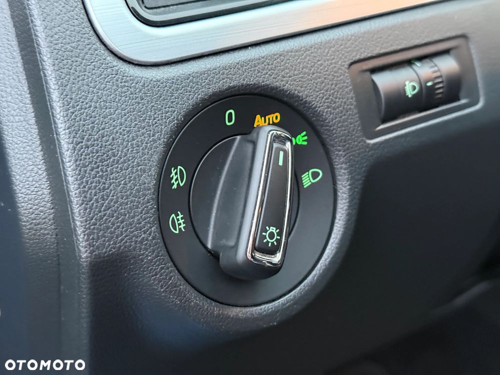 Skoda RAPID 1.0 TSI Ambition - 13