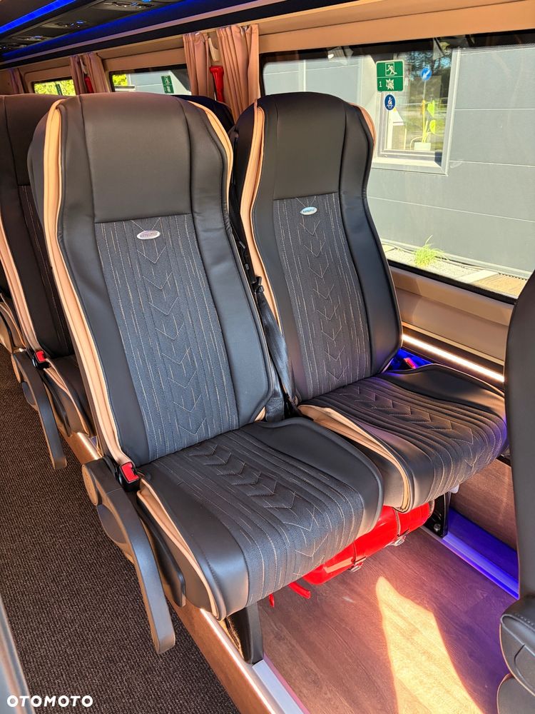 Mercedes-Benz Sprinter 519 - 13