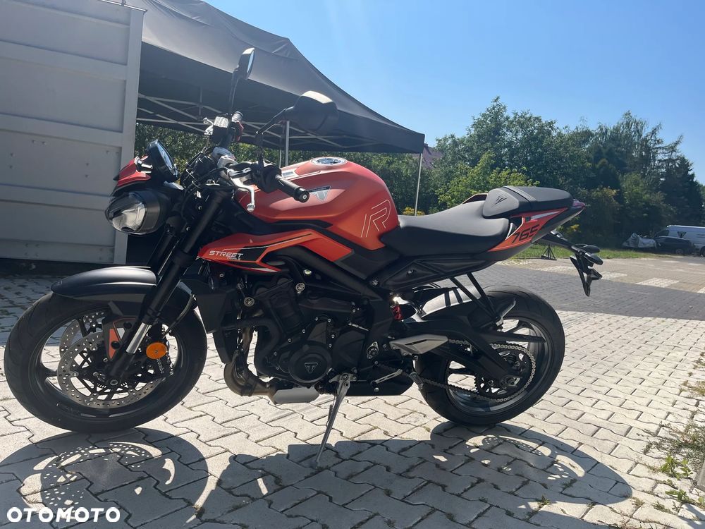 Triumph Street Triple - 8