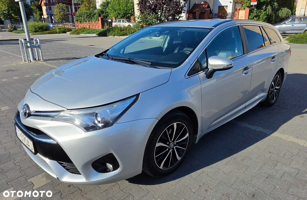 Toyota Avensis - 6