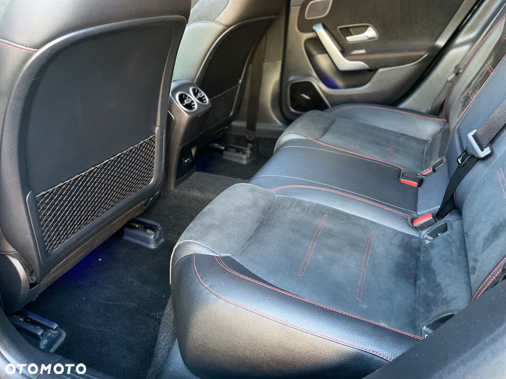 Mercedes-Benz CLA 200 Shooting Brake 7G-DCT AMG Line - 12