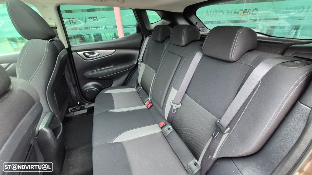 Nissan Qashqai 1.5 dCi N-Connecta 18 - 18