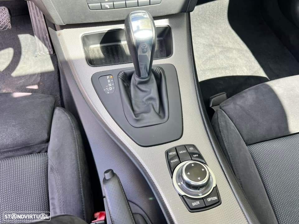BMW 320 d Coupe Edição M Auto - 17