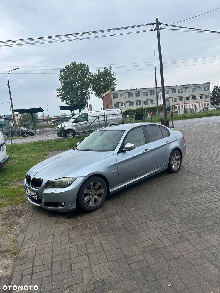 BMW Seria 3 318i - 1
