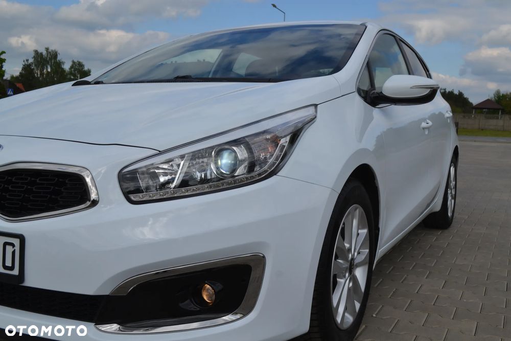 Kia Ceed - 21