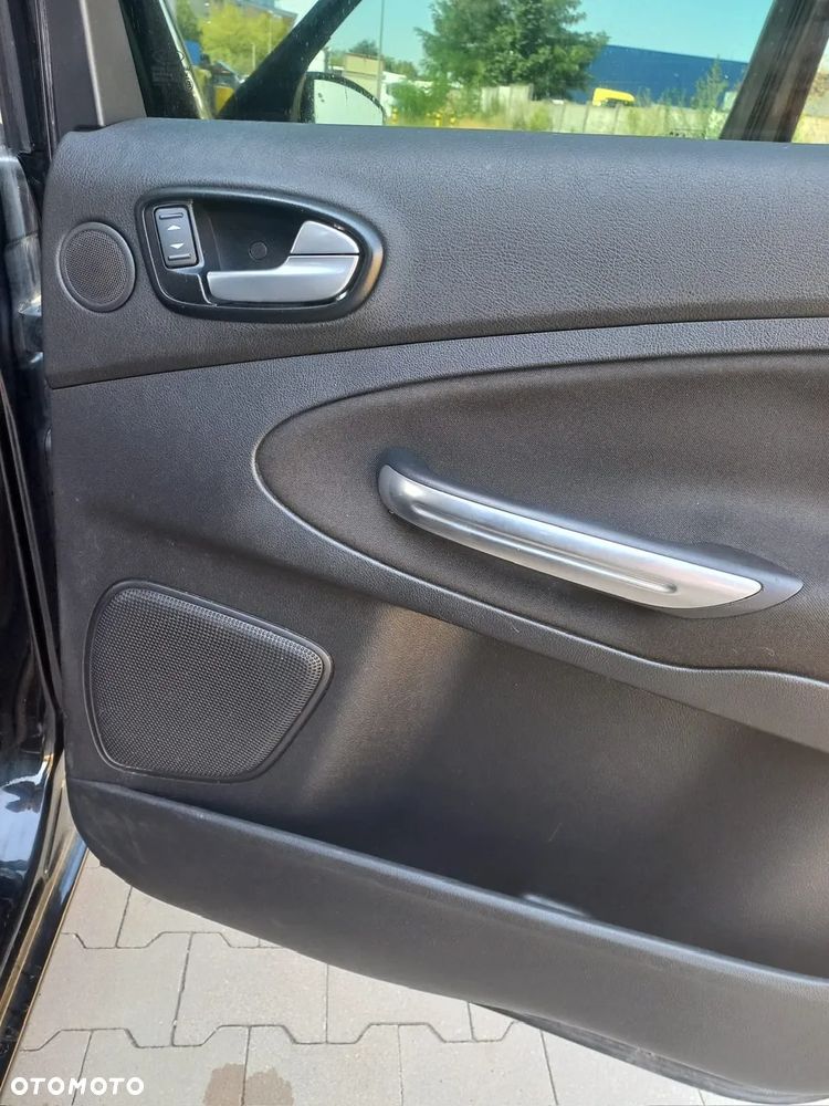 Ford S-Max - 40