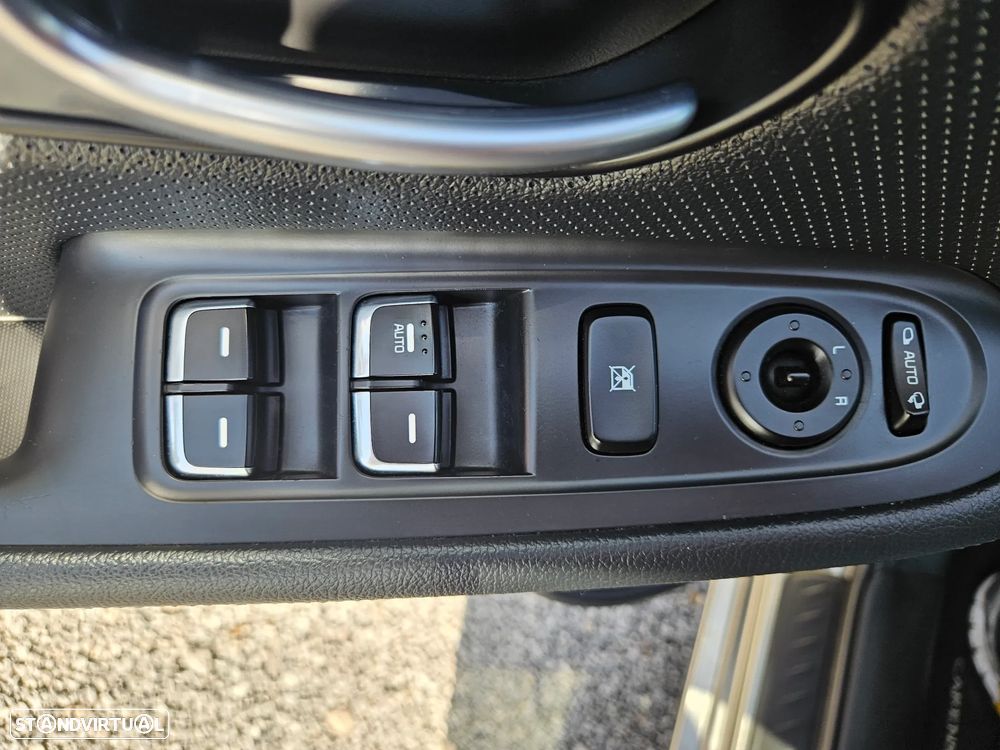 Kia Carens 1.7 CRDi ISG TX 7DCT - 42