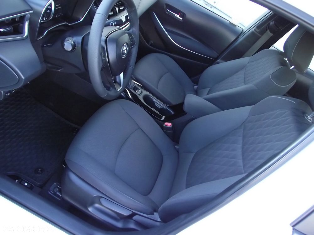 Toyota Corolla 1.8 Hybrid Active - 17
