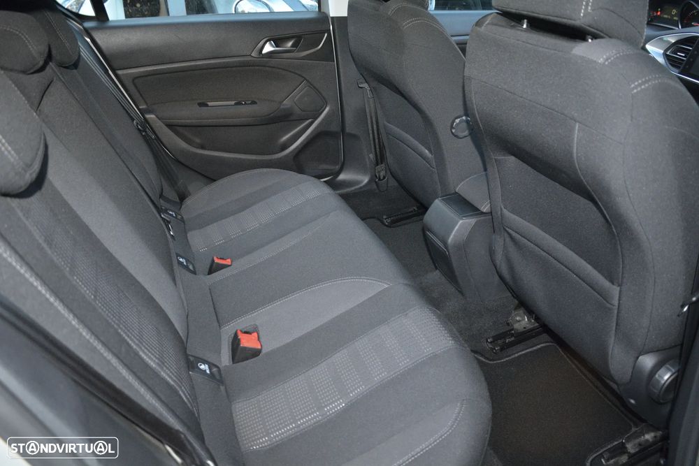Peugeot 308 - 16