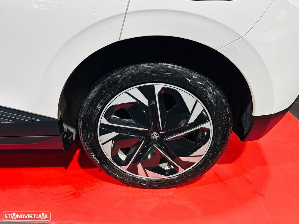 MG MG4 64 kWh Luxury - 17
