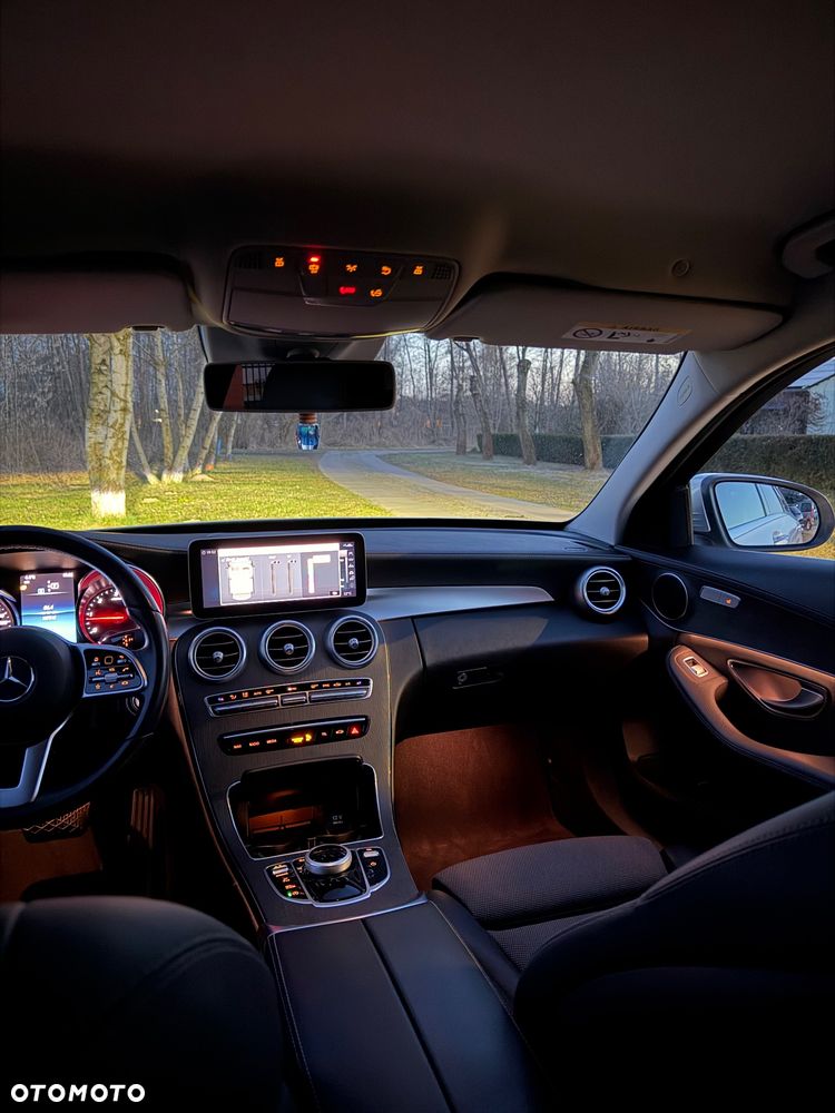 Mercedes-Benz Klasa C 300 d 9G-TRONIC Avantgarde - 39