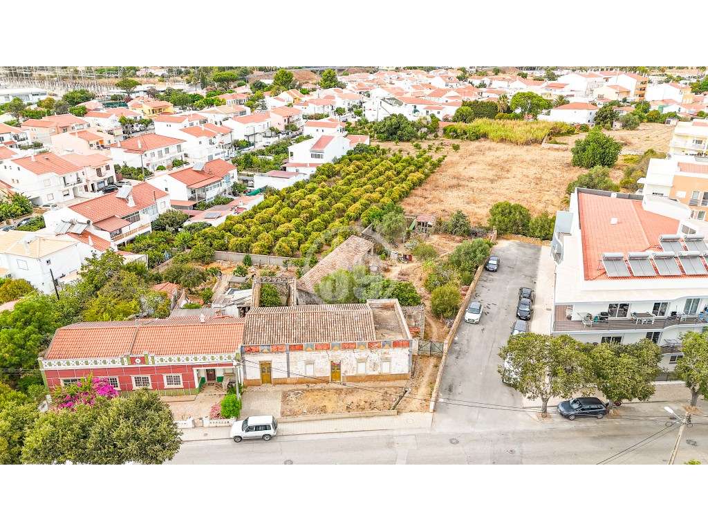 Terreno inserido na malha urbana com 5.920m2 e viabilidade para con... - Grande imagem: 2/10