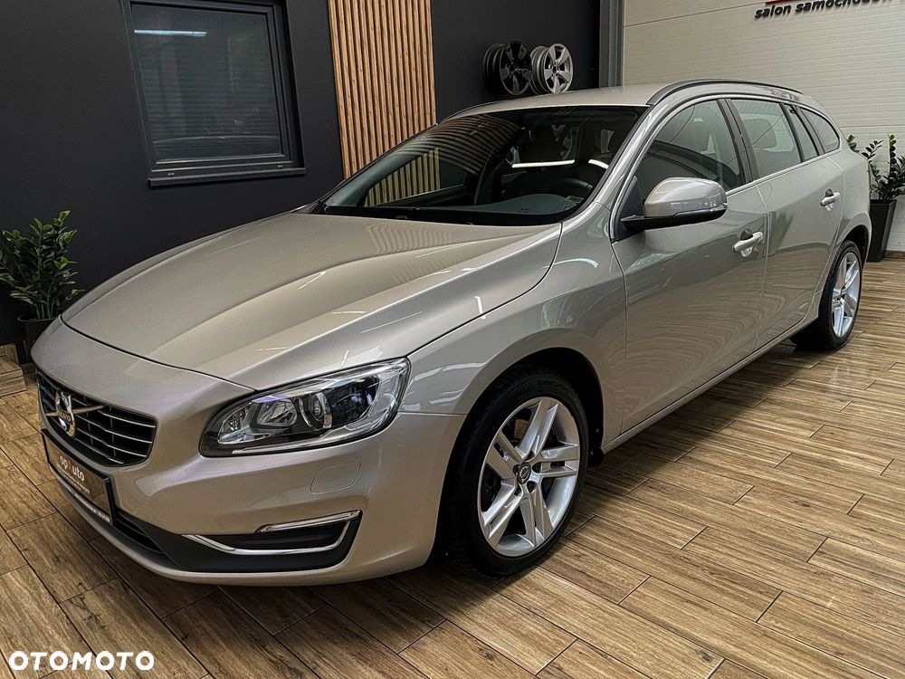 Volvo V60 D2 Momentum - 13