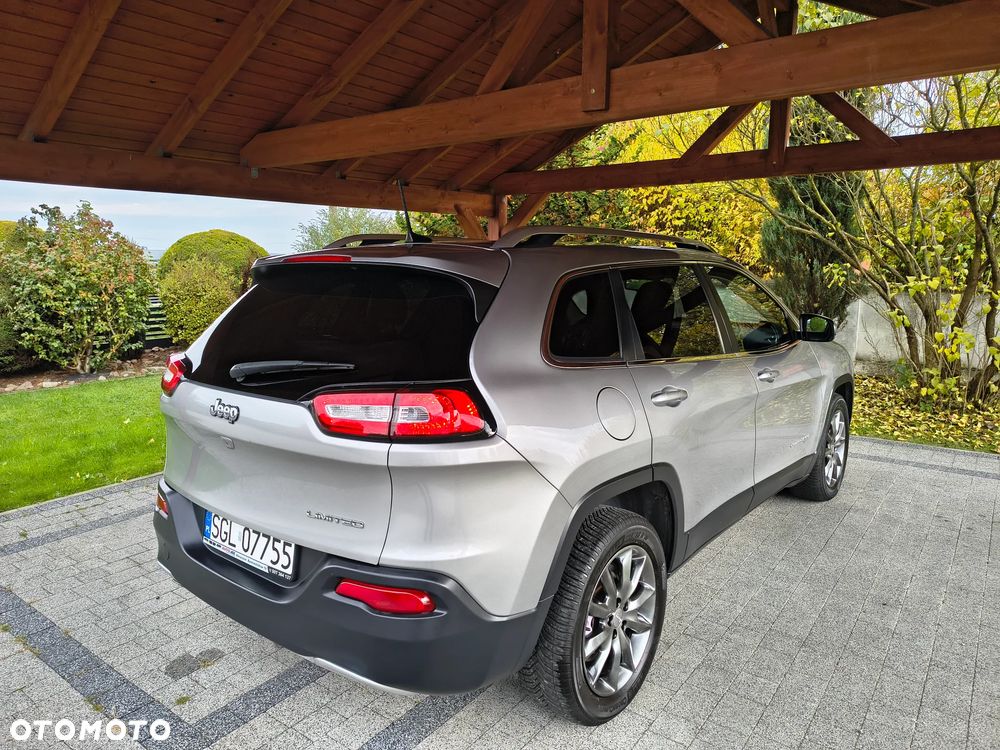 Jeep Cherokee - 16