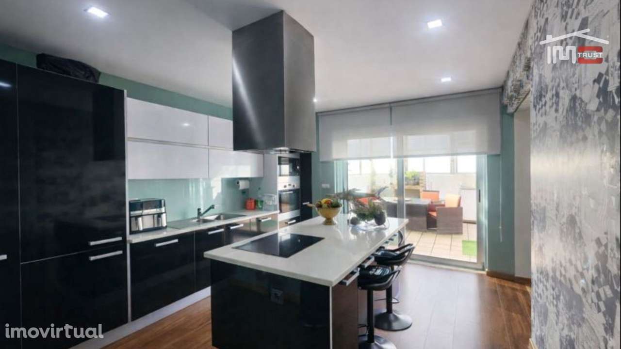 Moradia T3 (possibilidade T5) com 370m² | Terraços, Garagem 90m² | ... - Grande imagem: 4/23