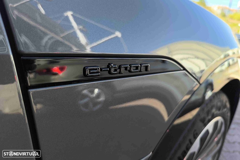 Audi Q8 e-Tron 55 quattro Advanced - 12