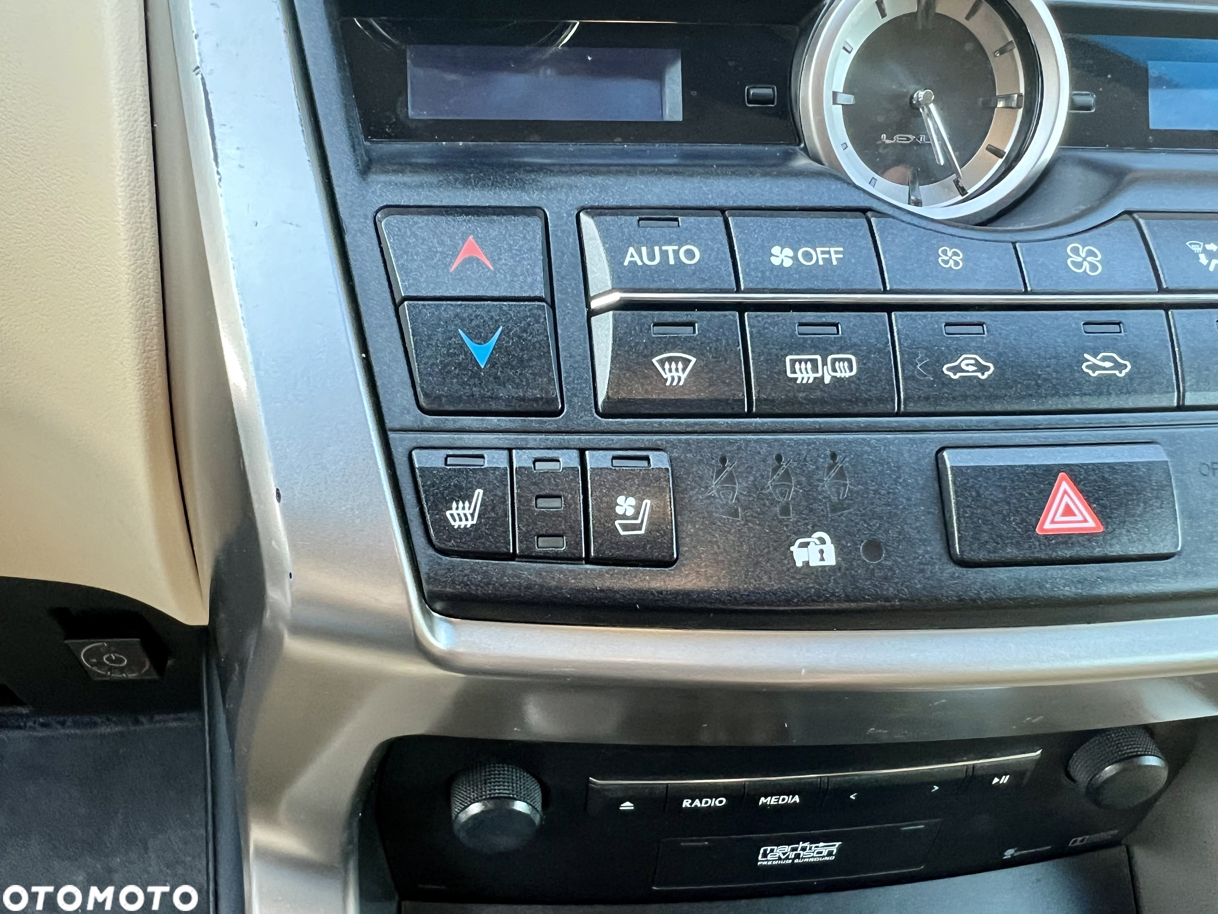 Lexus NX 300h Prestige AWD - 19