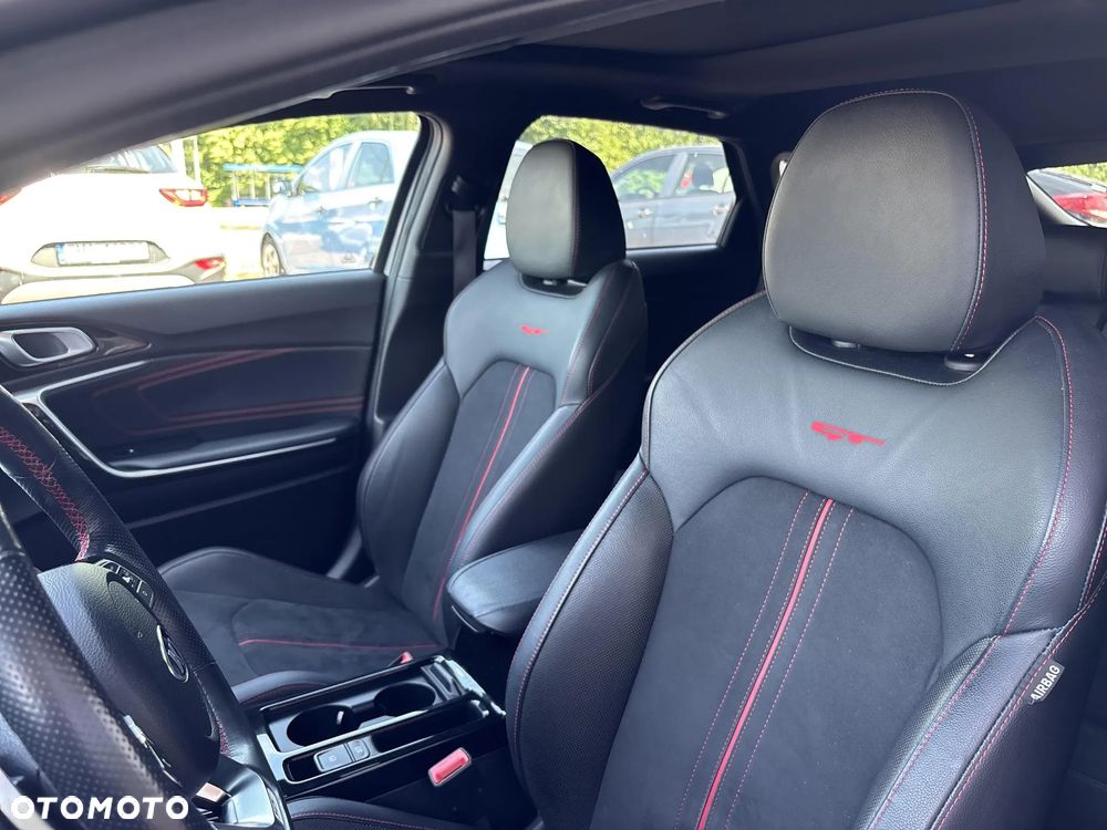 Kia ProCeed 1.6 T-GDI GT DCT - 25