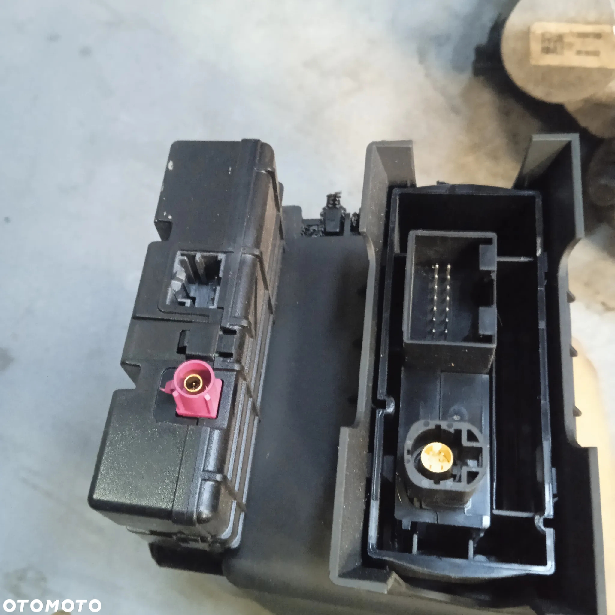Schowek A3 8V wzmacniacz 8V0035502 - 3