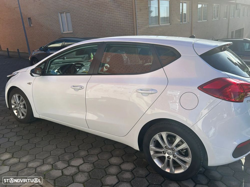 Kia Ceed 1.6 CRDi - 13