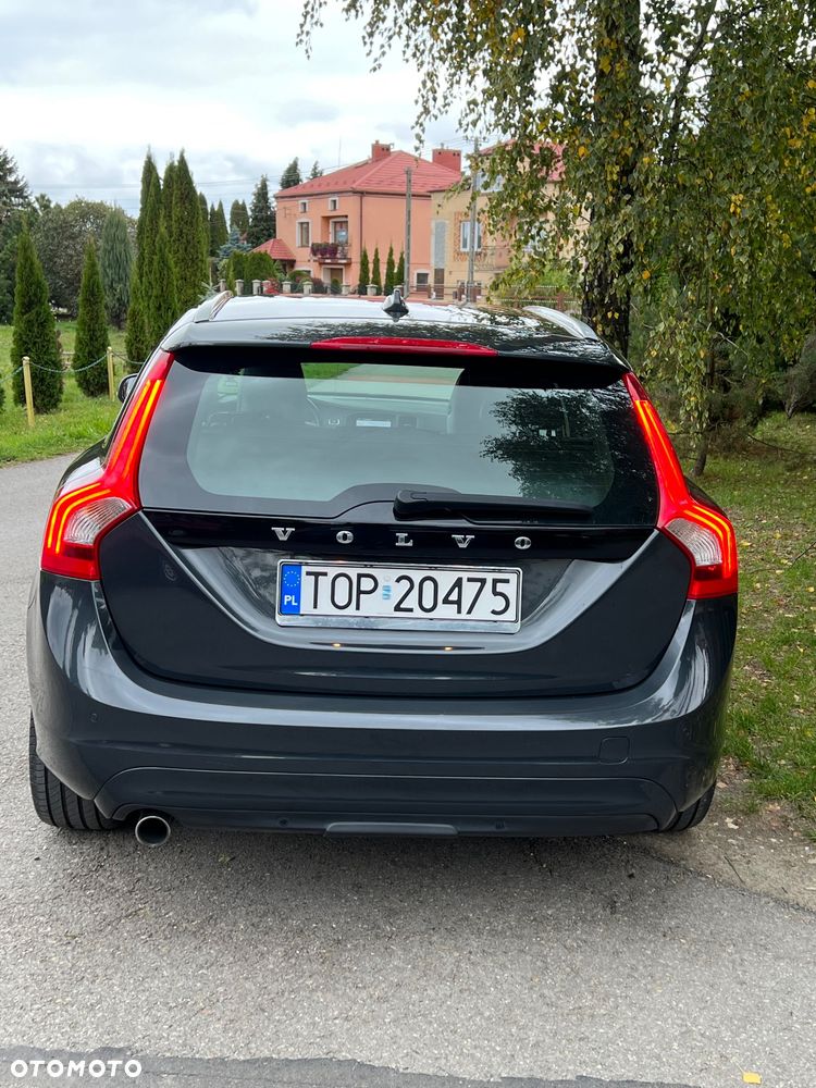 Volvo V60 D2 Summum - 11
