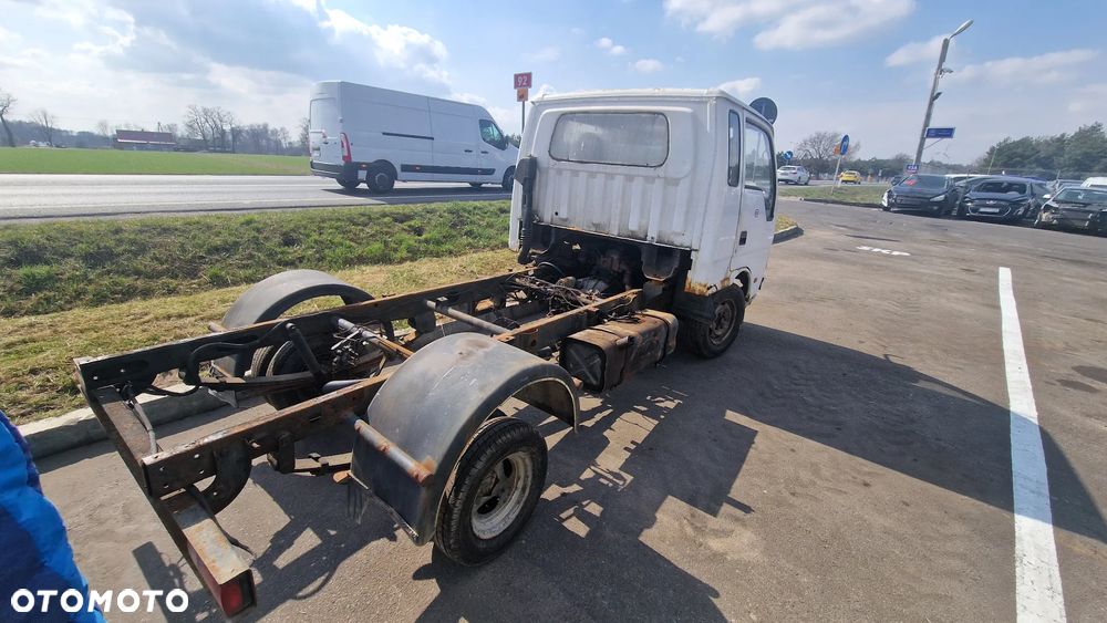 Kia (model K2700 / K2500) przeznaczony na części - 2