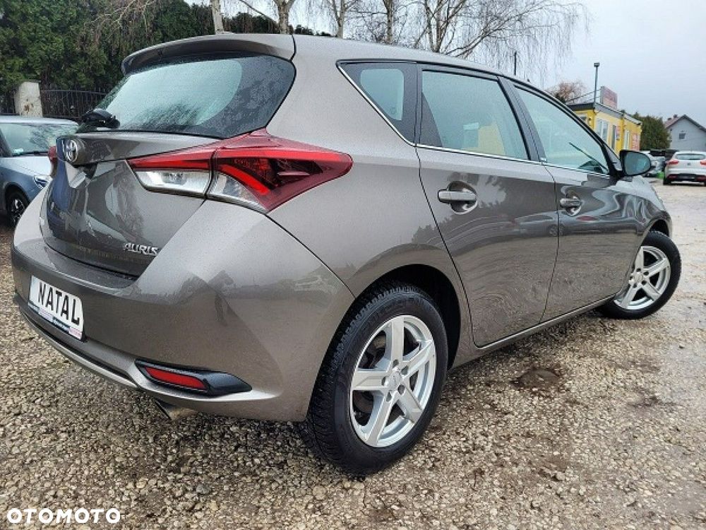 Toyota Auris - 2