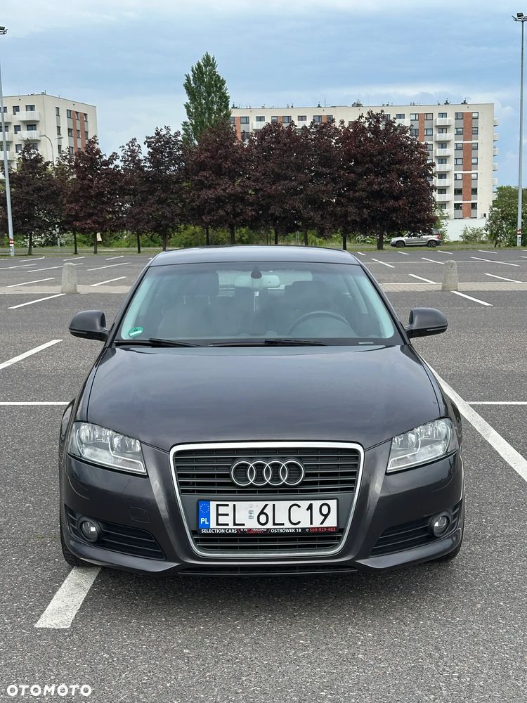 Audi A3 3-drzwiowe 1.6 S tronic Attraction - 1