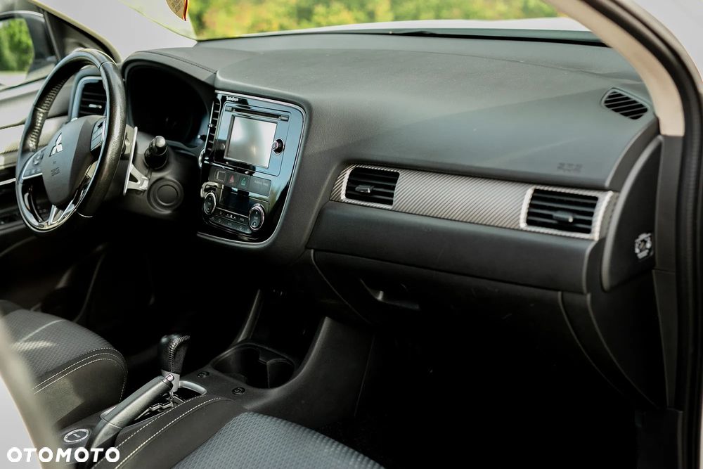Mitsubishi Outlander 2.2 DID Intense + 4WD - 6