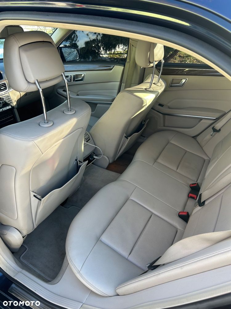 Mercedes-Benz Klasa E 350 4Matic 7G-TRONIC Avantgarde - 17
