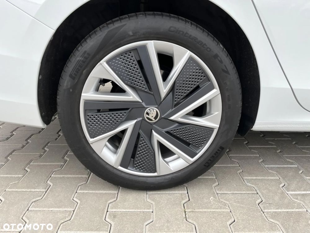 Skoda Superb 2.0 TDI SCR Selection DSG - 18