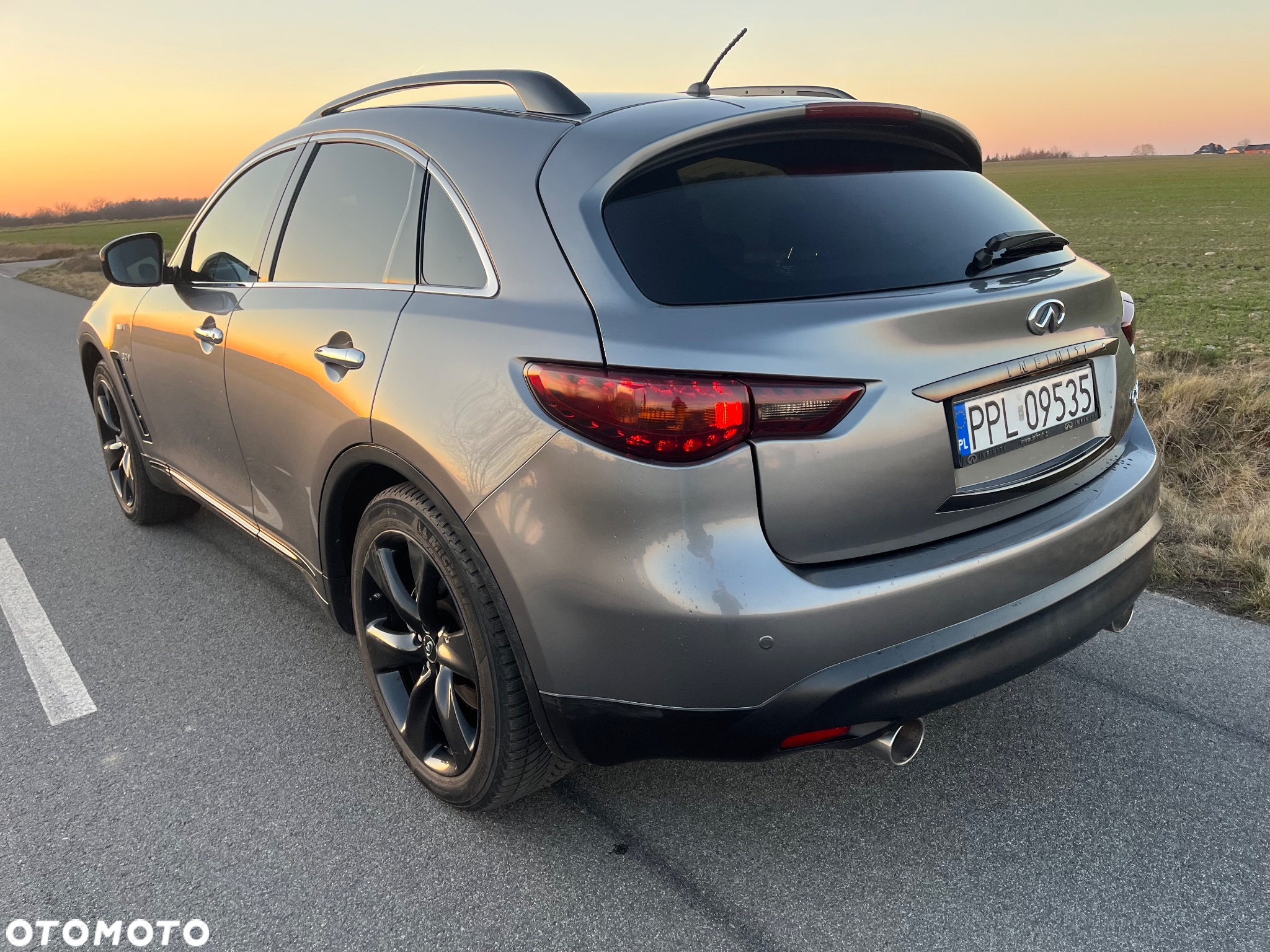Infiniti QX70 3.0d S - 11