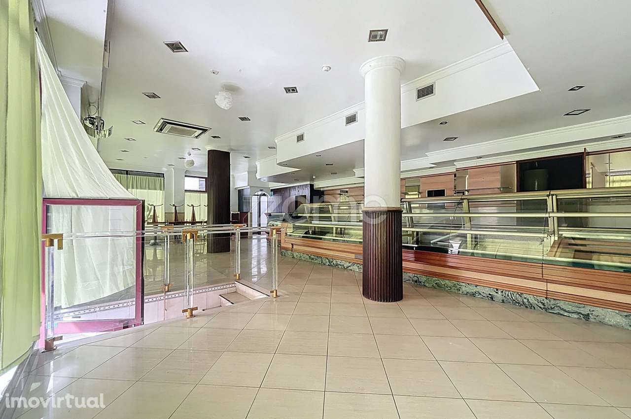 Espaço comercial com boas áreas e potencialidade de negócio. - Grande imagem: 2/25