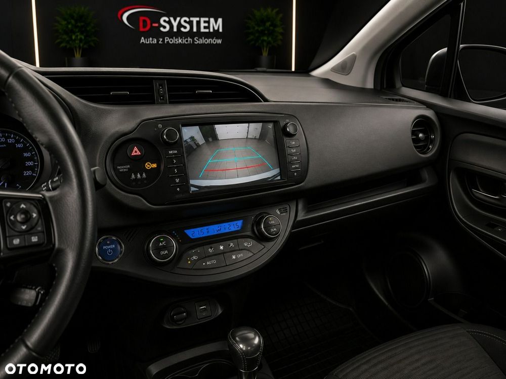 Toyota Yaris Hybrid 100 Premium - 6