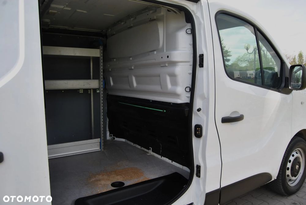 Renault Trafic - 12