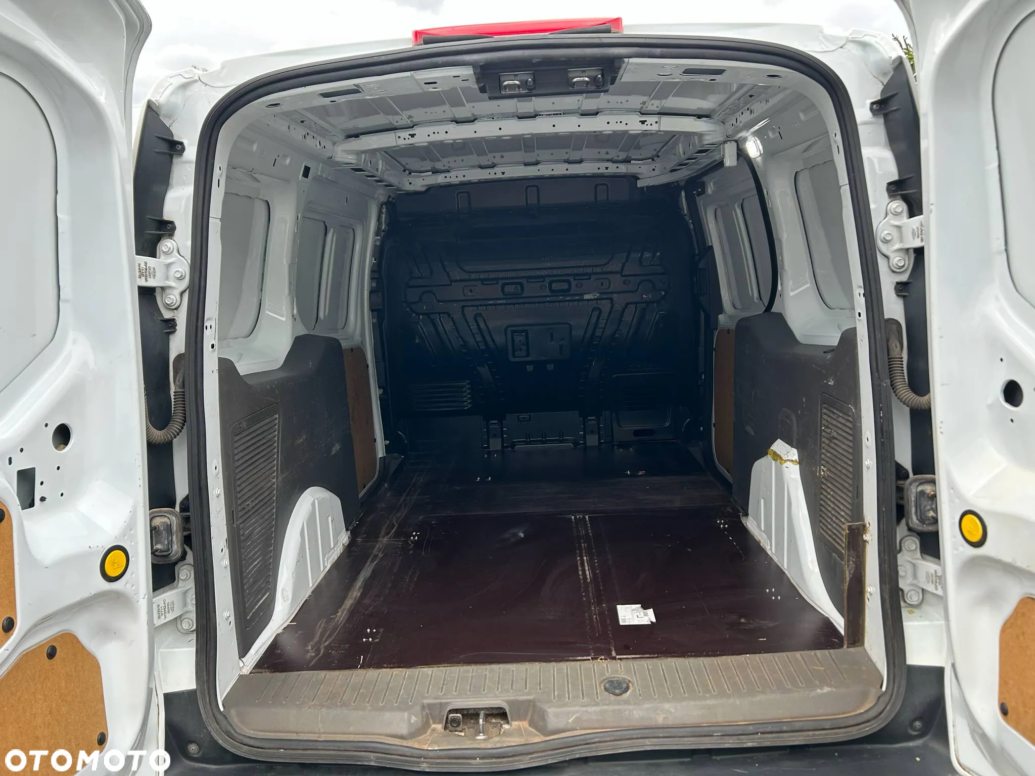 Ford Transit Connect - 8