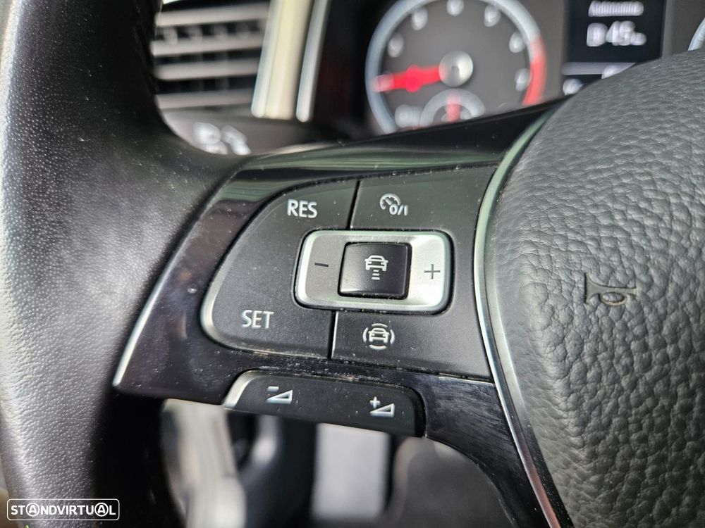 VW T-Roc 1.0 TSI Life - 37